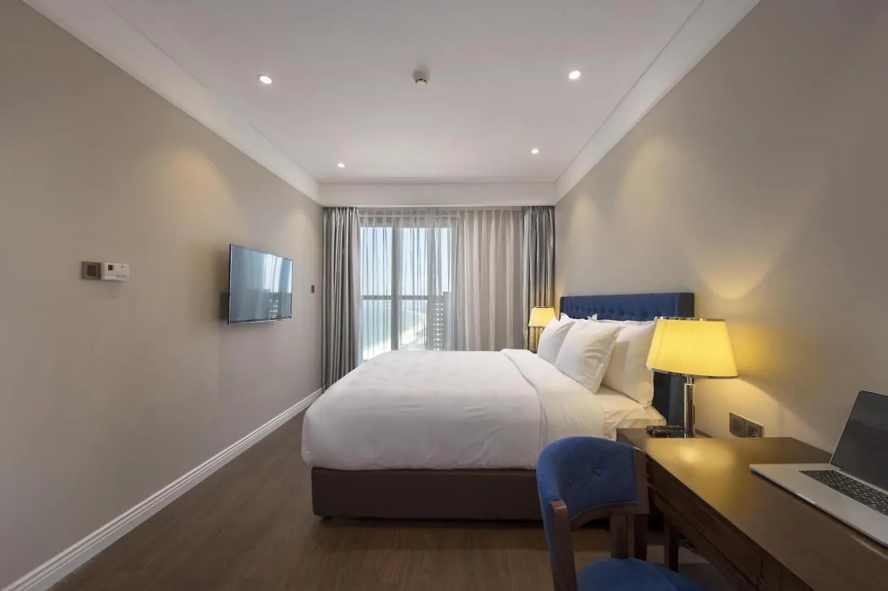 Luxury Apartment - Rooftop Swimming Pool - Beach Front - Hinata Apartment Da Nang Vietnam