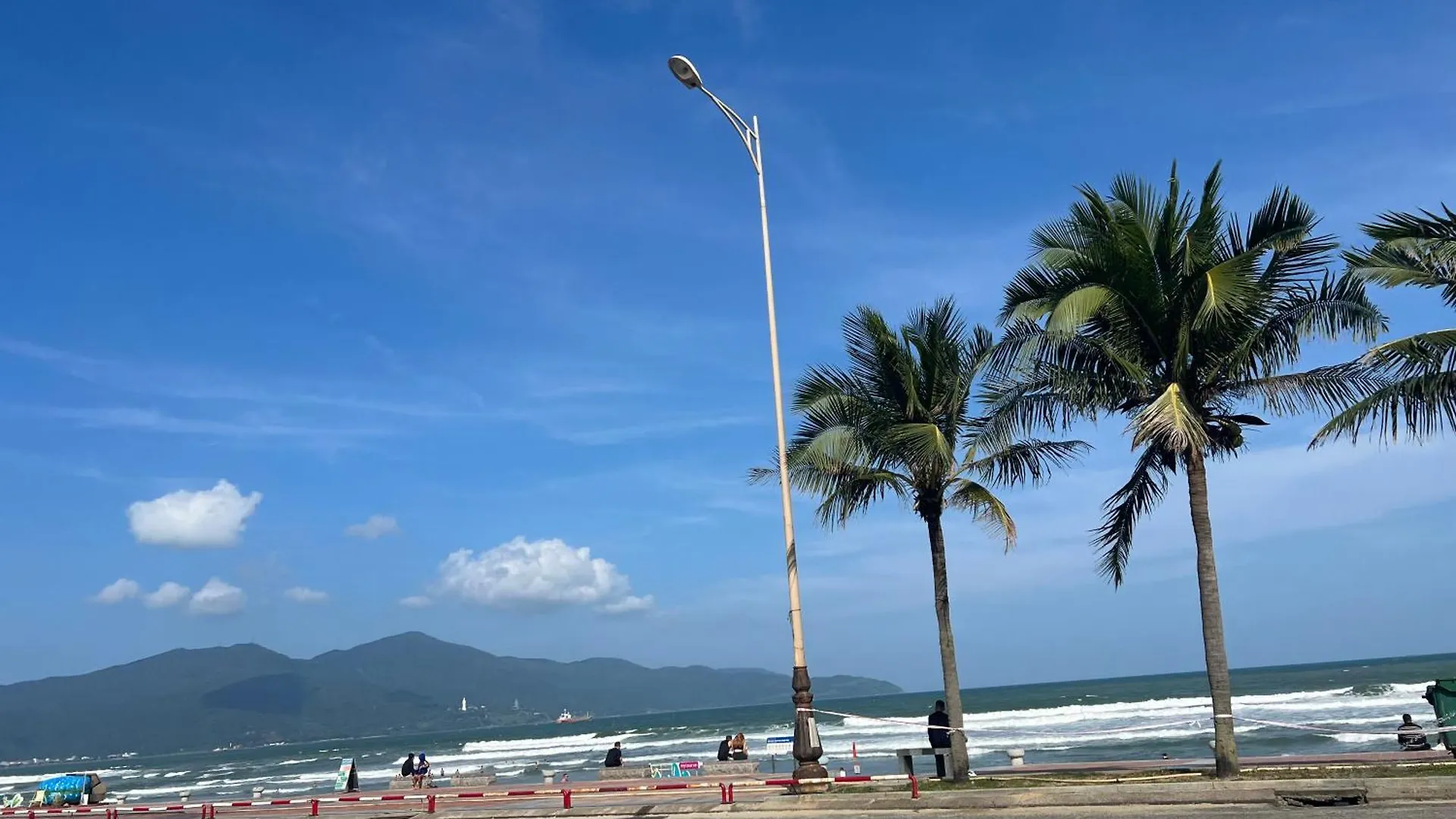 Luxury Apartment - Rooftop Swimming Pool - Beach Front - Hinata Apartment Da Nang 0*,