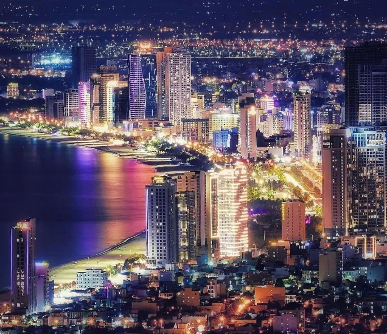 Luxury Apartment - Rooftop Swimming Pool - Beach Front - Hinata Apartment Da Nang 0*,